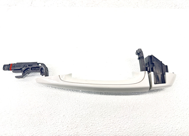 15 16 BMW M4 F82 RIGHT DOOR HANDLE W/ COMFORT ACCESS #A0.54