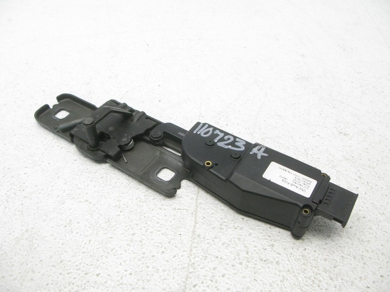06-17 AUDI 4L Q7 SQ5 Q5 A4 A6 WAGON REAR LIFTGATE LOCK STRIKER PLATE OEM 110723A