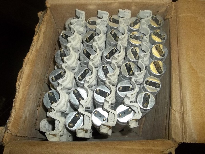 GE F28T8XLSPX41ECO Case of 29 Fluorescent Light Bulbs 72866 U241372