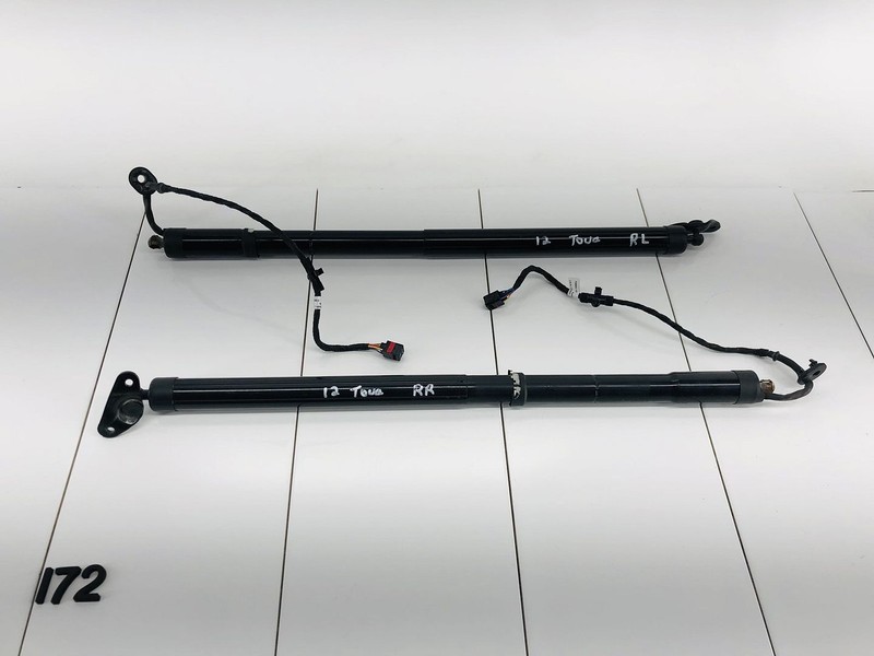 11-17 VOLKSWAGEN TOUAREG REAR RIGHT & LEFT SIDE POWER LIFT CYLINDER SET OF 2 OEM