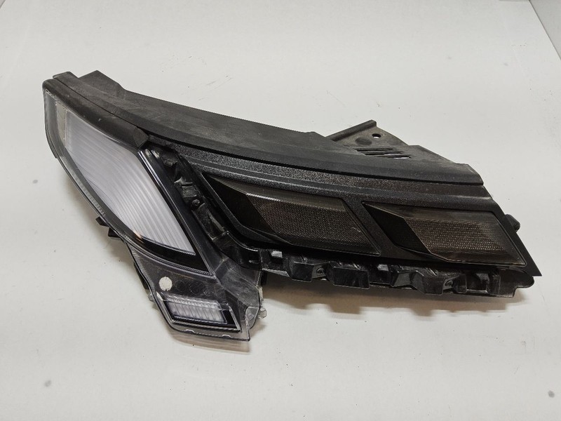 2023-2025 Hyundai PALISADE Passenger Daytime Running Lamp and Turn Signal