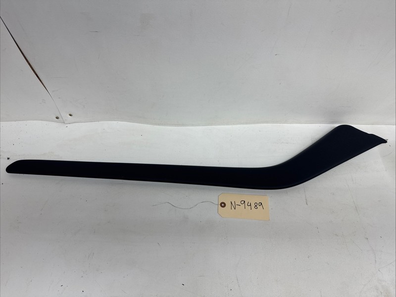 17-21 TESLA MODEL 3 Y CONSOLE RIGHT MOLDING COVER 1087944-00-D N-9489 U8