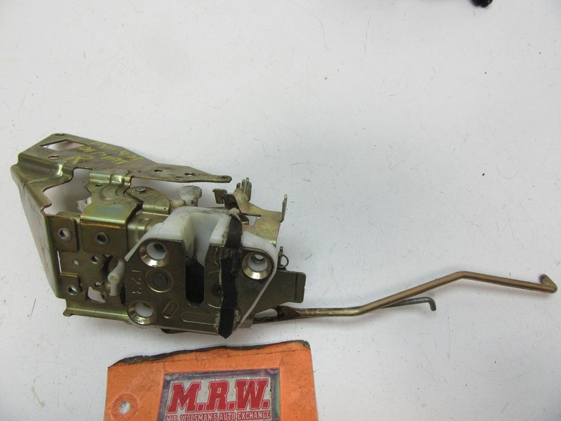 01 02 03 04 05 MAZDA MIATA MX-5 R RF RH PASSENGER SIDE RIGHT DOOR LATCH LOCK CAR