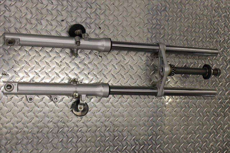2008 LIFAN TMS 200 FRONT FORK SUSPENSION LOWER TRIPLE TREE OEM TMS200 08