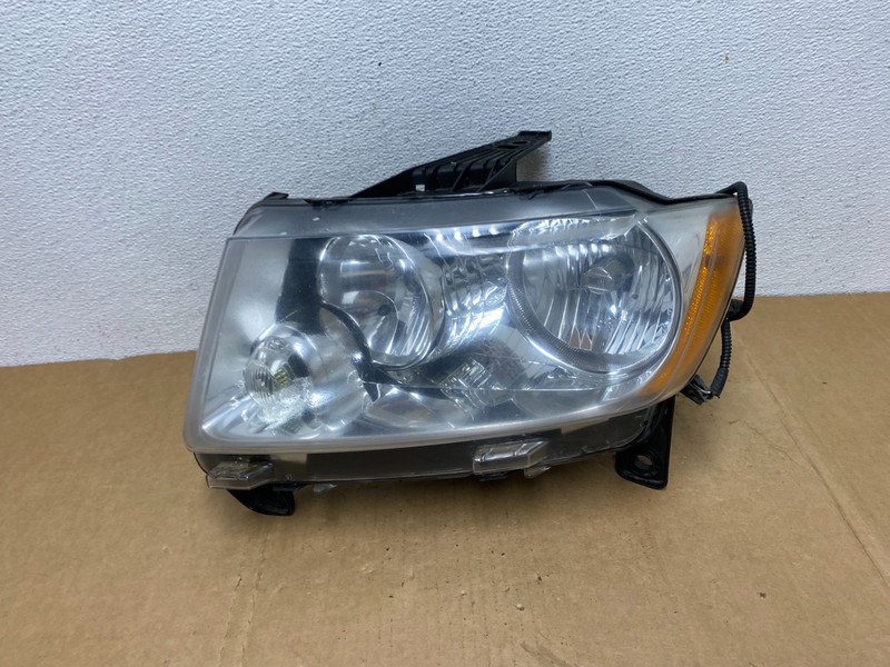2011 to 2013 Jeep Grand Cherokee Halogen Left Driver Lh Headlight Oem AC8420 DW