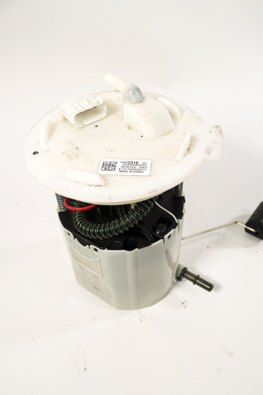 2010-2015 Chevy Camaro SS Fuel Pump OEM 13592316 *USED*
