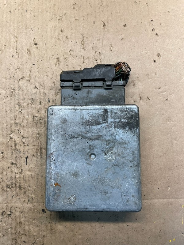 2004 Ford Van E250 4.6L Engine Control Module Unit ECU s7973 DG