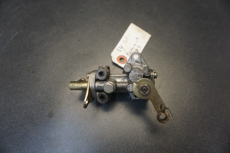1984 Ski-Doo OEM Engine Motor Oil Injection Pump Ass'y Summit 377