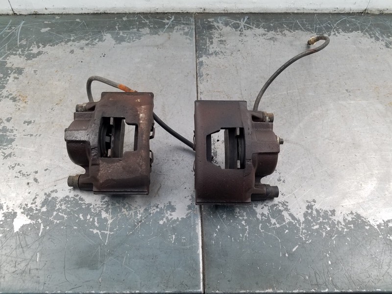1992 ChevroletW/T 1500 Front Brake Calipers #6336 G7