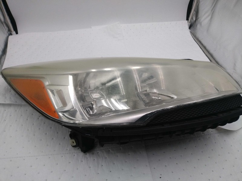 2014 Ford Escape Right Headlight Assembly Gold Halogen OEM 55K Miles NJ25-25101