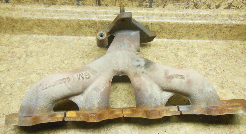 2005 Saturn Ion 2.2 L Exhaust Manifold Engine Header Pipe 2004 2003 2006