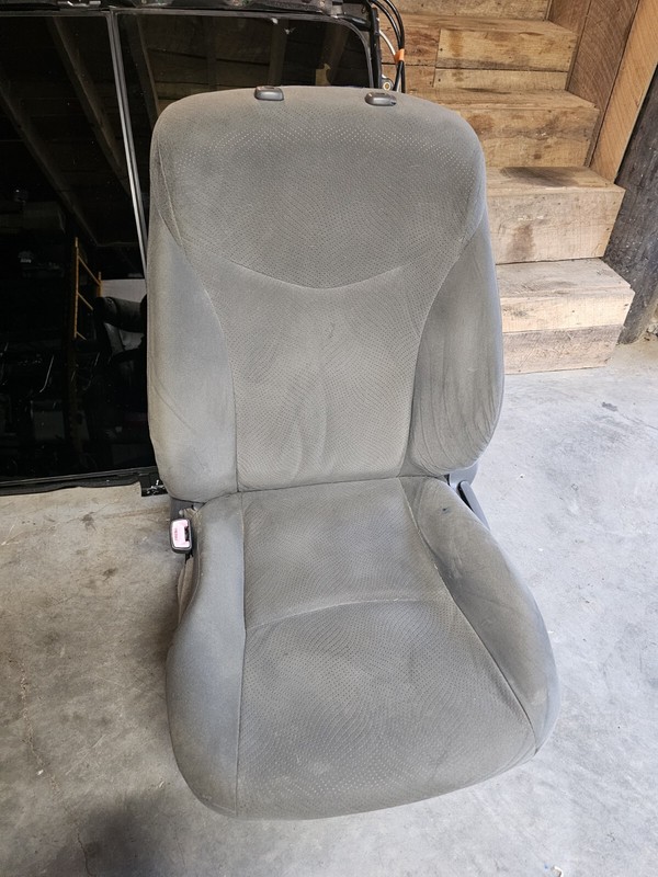 2010-2011 TOYOTA PRIUS FRONT LEFT DRIVER SIDE SEAT CLOTH GRAY See Pics OEM