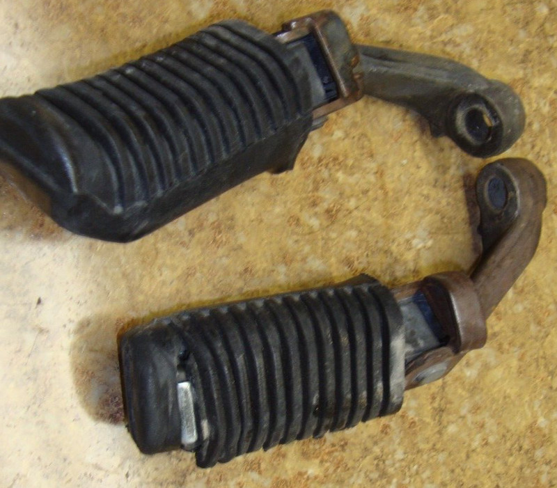 1980 80 Yamaha XS1100 XS 1100 Front Foot Peg Pedal Rest Left Right Step Mount