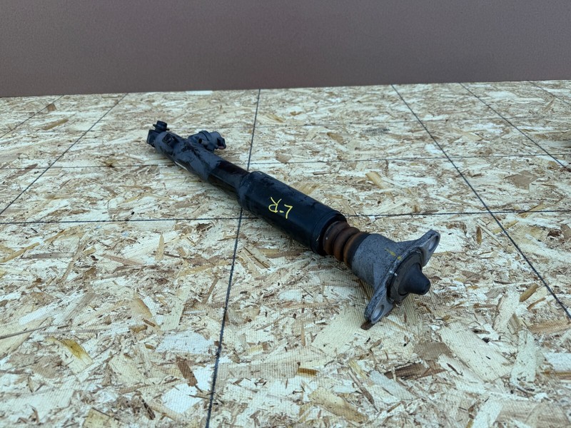 HYUNDAI GENESIS SEDAN & G80 2015-2020 OEM REAR LEFT DRIVER EDC SHOCK STRUT ASSY