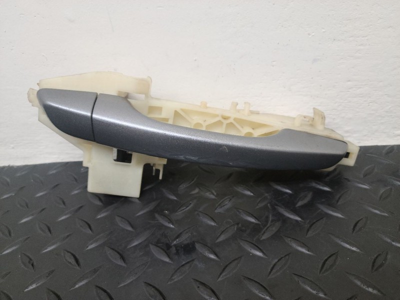 17-20 Hyundai Elantra Rear Right Passenger Door Handle Gray (2C) OEM 82661-F2010
