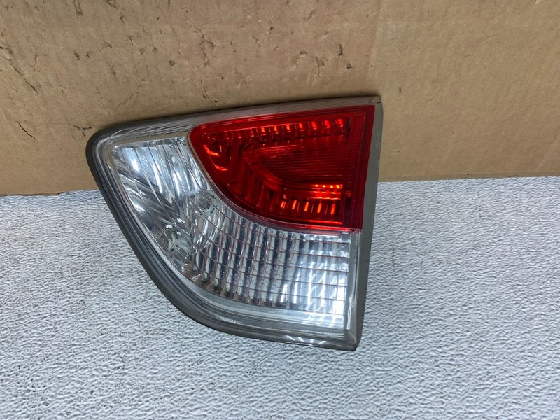 2013 to 2016 Nissan Pathfinder Right Passenger Inner Tail light Oem AD2418 LK