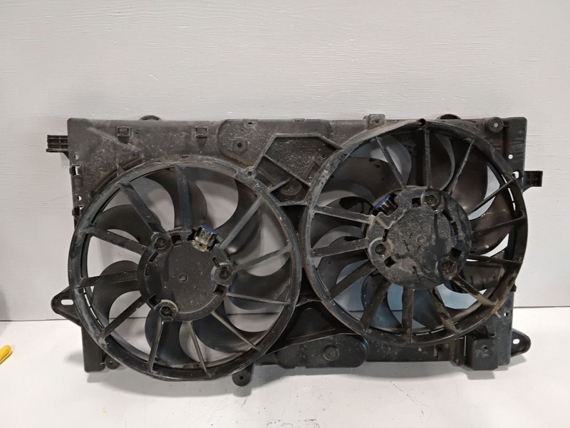 2014-2020 Chevy Impala Radiator Fan Motor Fan Assembly 3.6L