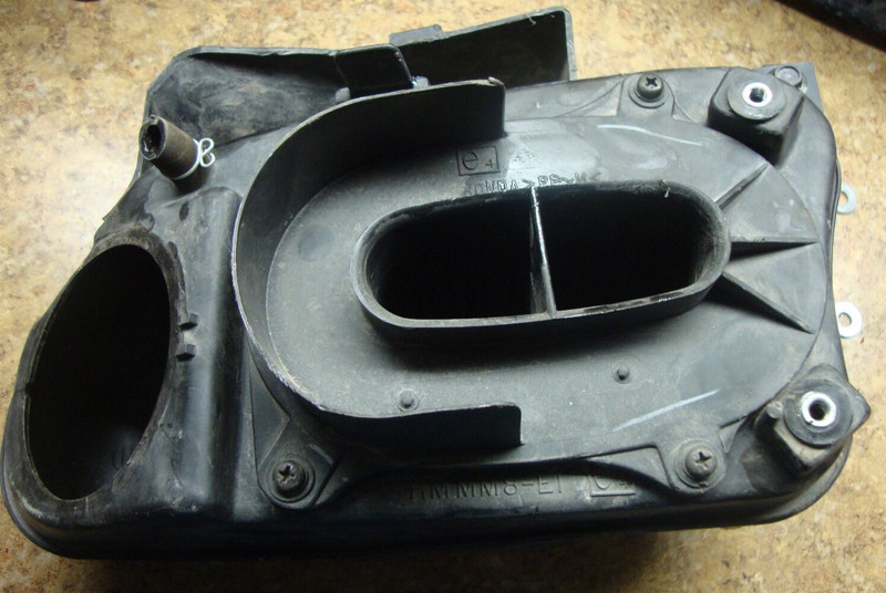2007 Honda Shadow VT1100C VT1100 VT 1100 C Air Filter Intake Box Inlet Cover 07