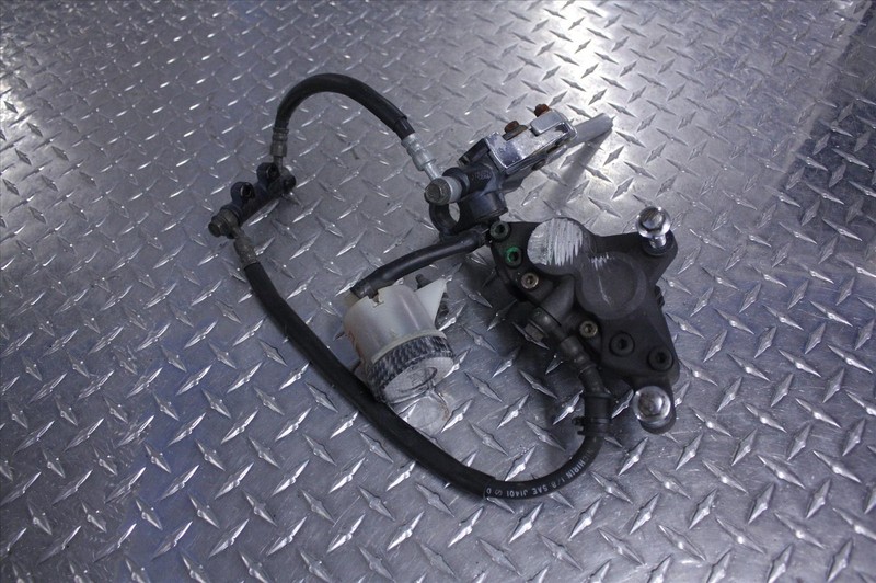 91 YAMAHA FZR 1000 FRONT RIGHT RH BRAKE CALIPER MASTER LEVER LINE HOSE FZR1000
