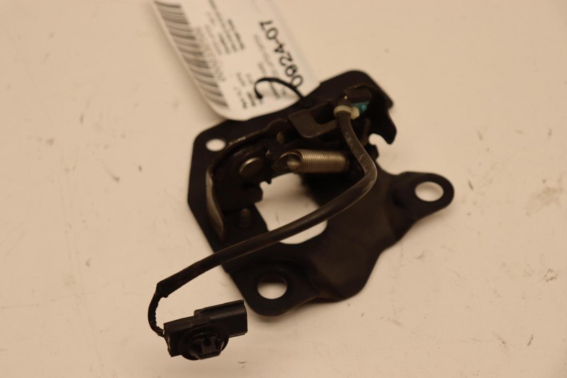 2009-2017 INFINITI FX35 FX37 QX70 RIGHT SIDE BONNET HOOD LATCH LOCK CATCH OEM
