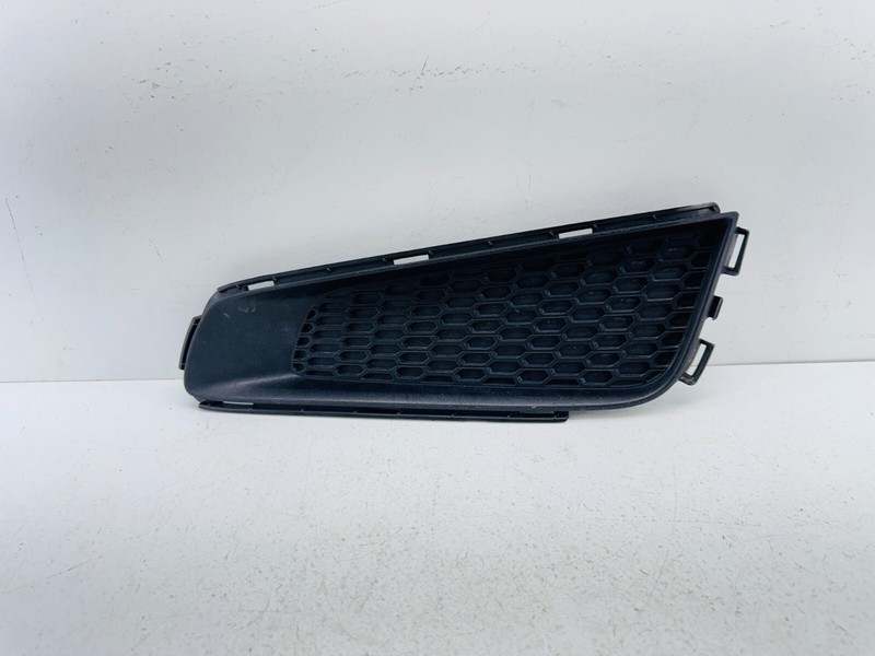 2013-2014 Cadillac ATSLeft Front Fog Light Trim Cover Bezel Textured Grill OEM