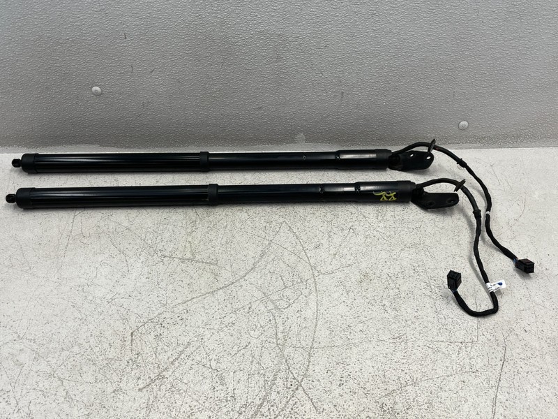 2011-2014 Porsche Cayenne S Rear Trunk Shock Strut Lift Cylinder Set 1596 OEM