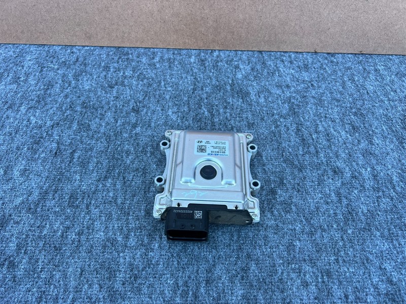 GENESIS GV70 2022-2024 OEM AUTOMATIC TRANSMISSION CONTROL MODULE UNIT 25T