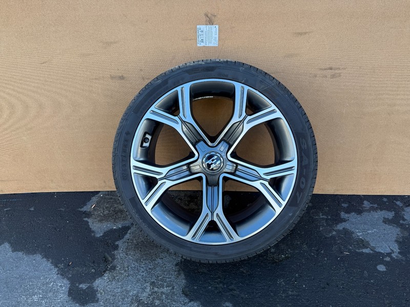KIA STINGER 2018-2023 OEM RIM WHEEL TIRE 19"X8.5" ASSEMBLY