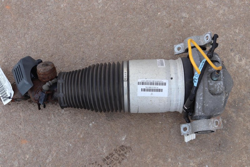 2003-2006 PORSCHE CAYENNE 4WD TURBO REAR RIGHT SHOCK STRUT ABSORBER OEM