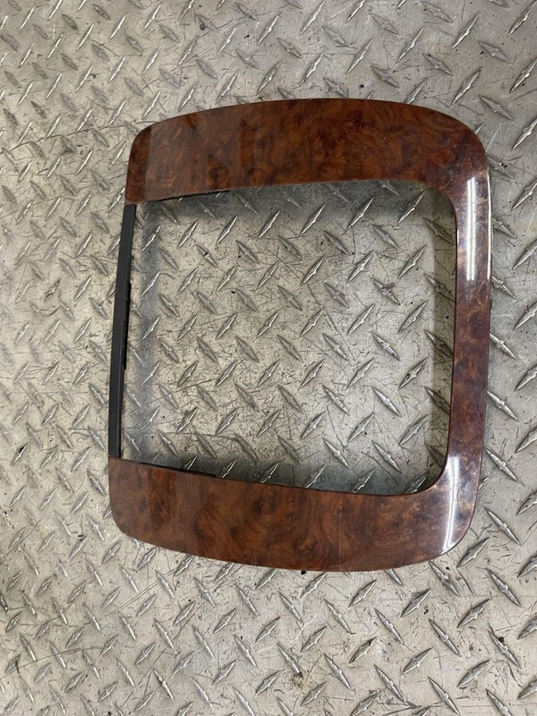 2007-2014 TAHOE YUKON CENTER DASH RADIO BEZEL TRIM PLATE WALNUT WOOD GRAIN OEM