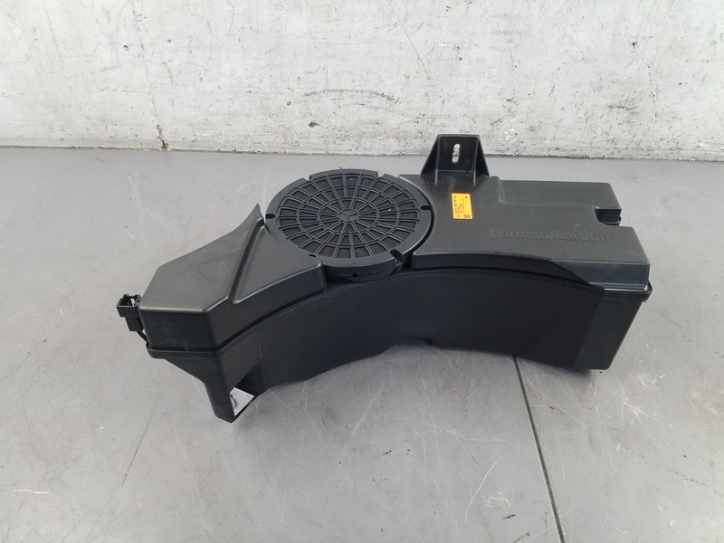 2012 Mercedes AMG E 63 Wagon Subwoofer Speaker #83055 P11