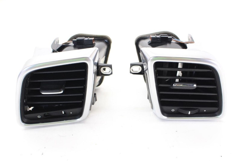 10-13 Porsche Panamera Pair of Dash Air Vents 970552131 970552132