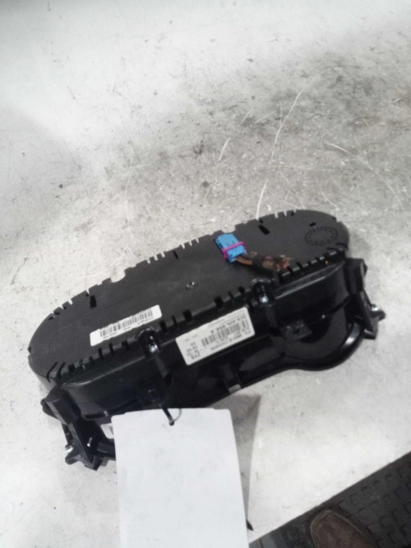 2017 Volkswagen Jetta Speedometer Gauge OEM Black 105k Miles NJ25-16610-418490
