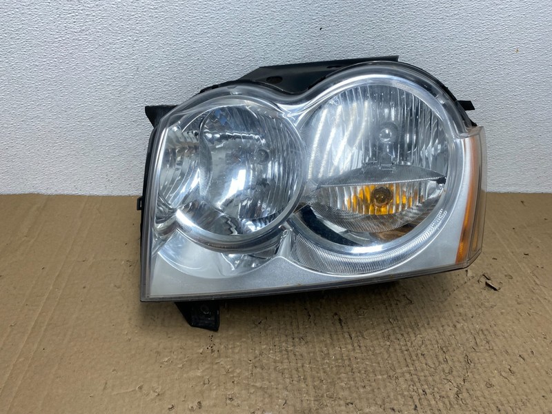 2005-2007 Jeep Grand Cherokee Left Driver LH Halogen Headlight AC4165 DW
