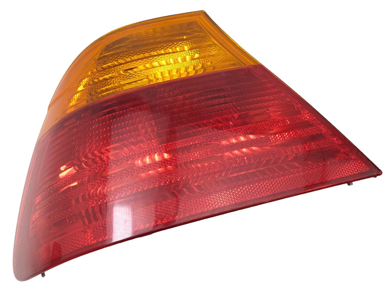 2002-2005 BMW 3 Series E46 2000-2005 Rear Tail Light OUTER