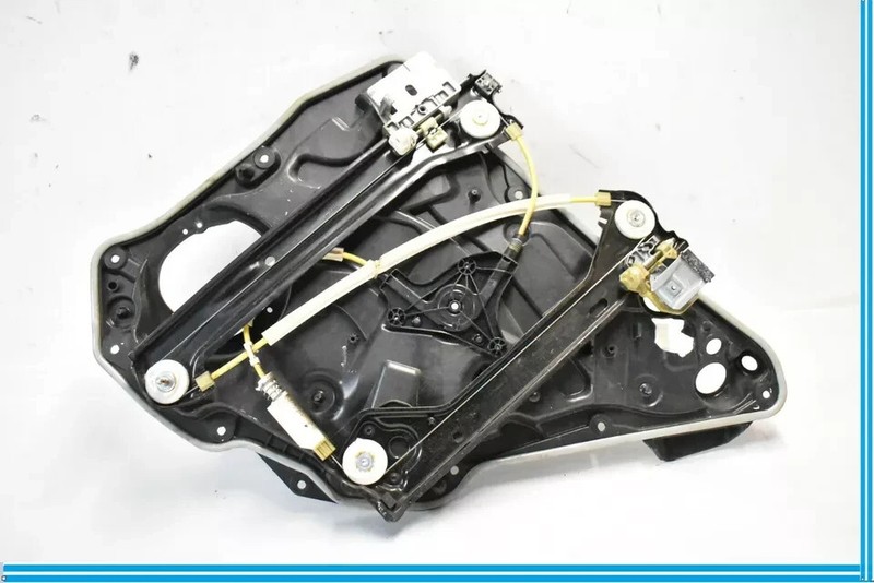 14-18 Mercedes CLA250 C117 Rear Right Door Window Regulator W/ Carrier OEM
