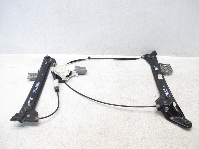 10-17 AUDI 8T A5 S5 RS5 CONVERTIBLE FRONT RIGHT POWER WINDOW REGULATOR MOTOR 031