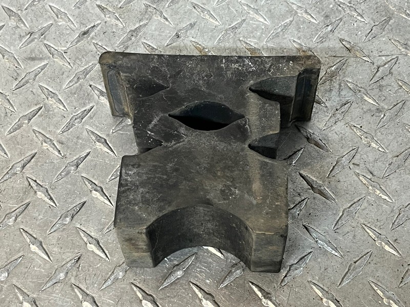 02-06 Mercedes Dodge Sprinter T1N Rear Leaf Spring Rubber Dumper Stop Buffer