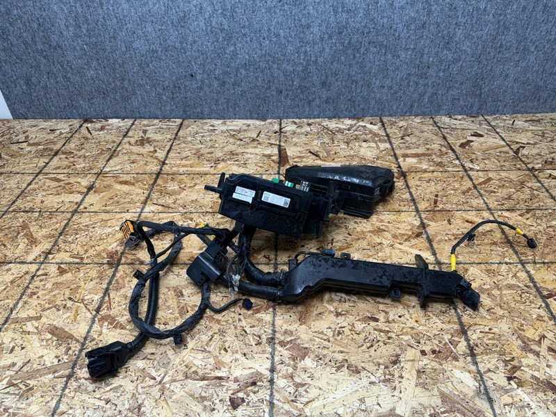 GENESIS GV70 22-26 OEM RIGHT RH ENGINE FUSE BOX CUT WIRE WIRING HARNESS AWD 3.5L