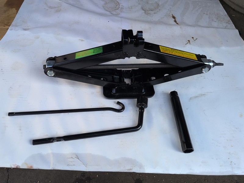 2011-2024 KIA SORENTO SPARE TIRE EMERGENCY JACK TOOL KIT OEM