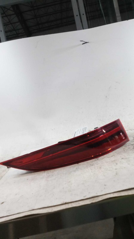 2019 Jaguar E-PACE Right Tail Light Assembly Black 41000 Mi OEM Quality