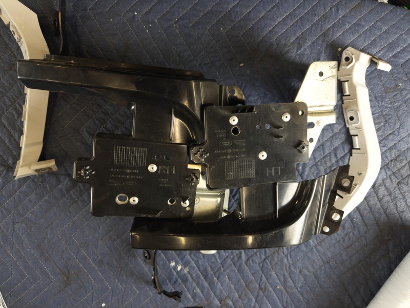 Used Oem Land Rover Left Right Rear Bumper Brackets 2016-2019 Range Rover Evoque