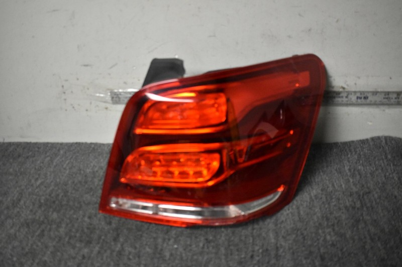 2013-2015 MERCEDES BENZ GLK250 RIGHT SIDE TAIL LIGHT FACTORY OEM