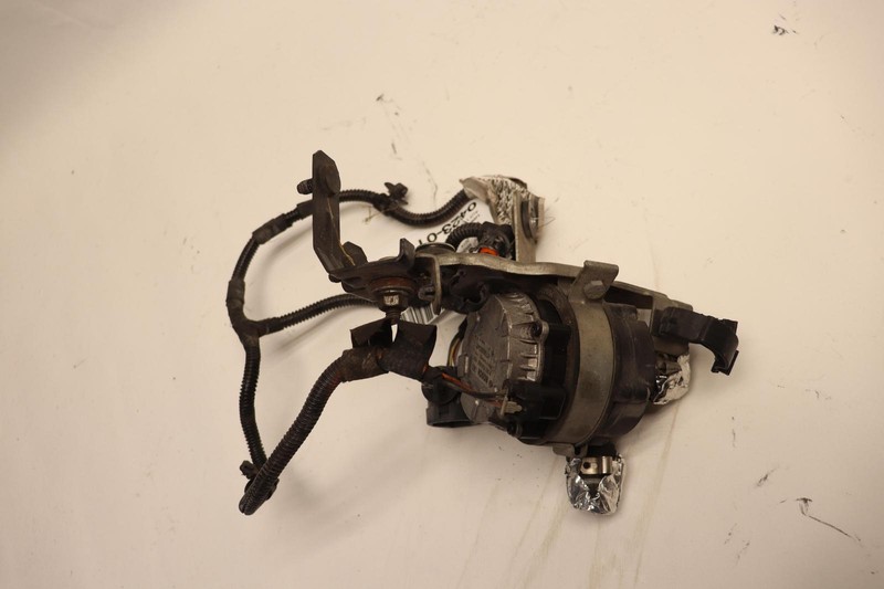 2014-2017 MASERATI QUATTROPORTE AUX AUXILIARY COOLANT WATER PUMP W/ BRACKET OEM