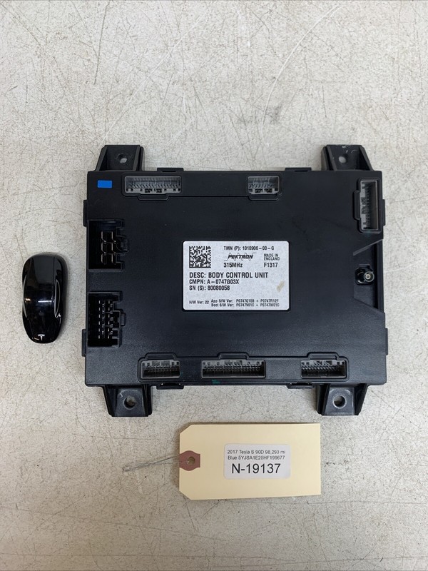 ⚡️12-20 Tesla Model S Body Control Module BCM 1010906-00-G 19137 B12