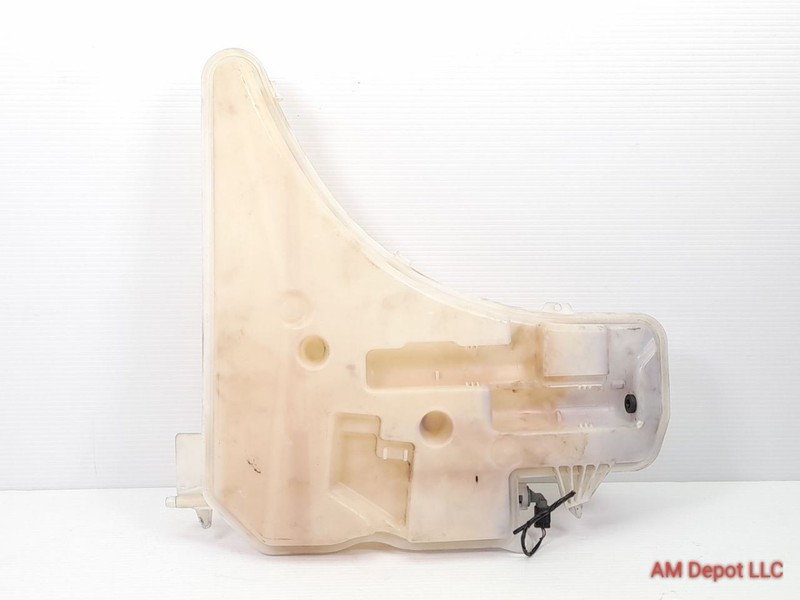 2008 BMW 335i 335xi 328i E92 Coupe Windshield Washer Tank w/o Headlight 7157147