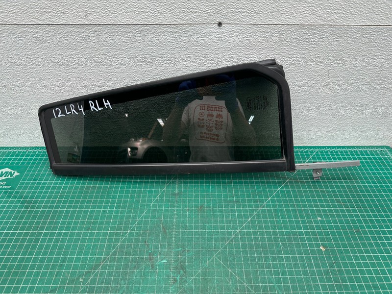 05-16 Land Rover LR4 REAR LEFT DRIVER DOOR FIXED QUARTER WINDOW GLASS OEM