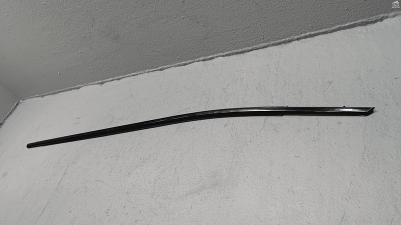 TOYOTA CAMRY FRONT LEFT DRIVER SIDE DOOR WINDOW BELT MOLDING BLACK OEM 2018-2024