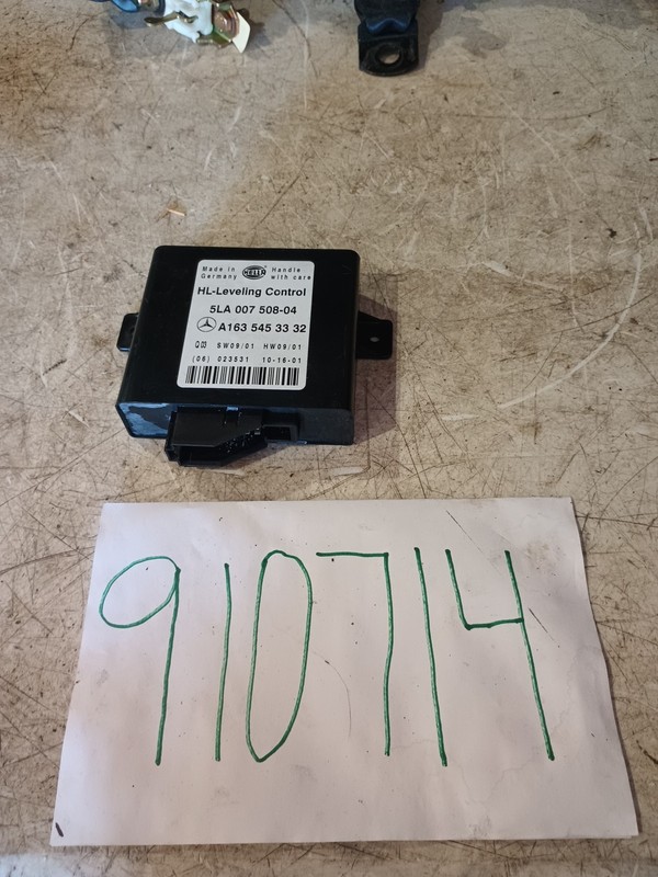 1998 - 2005 Mercedes ML500 Headlight Lamp Level Control Module