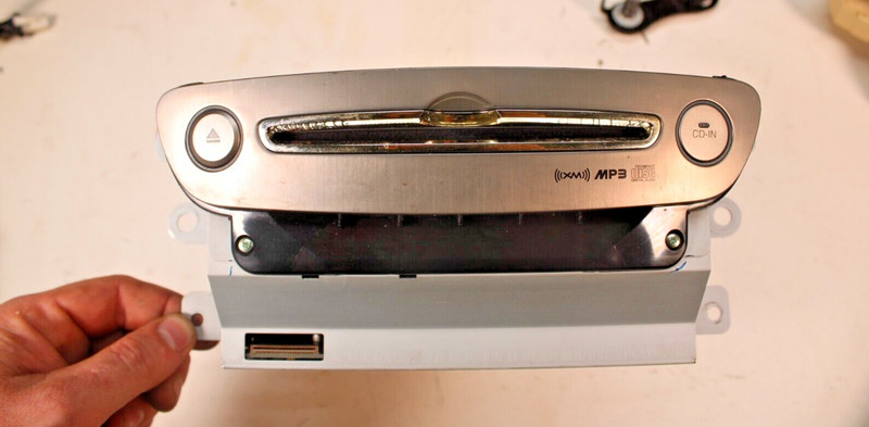 09 11 hyundai genesis audio radio stereo cd player receiver 961803m100